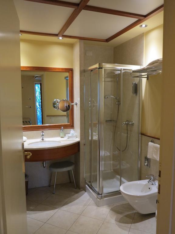 Hotel Della Torre 1850 Ponte San Marco Rum bild
